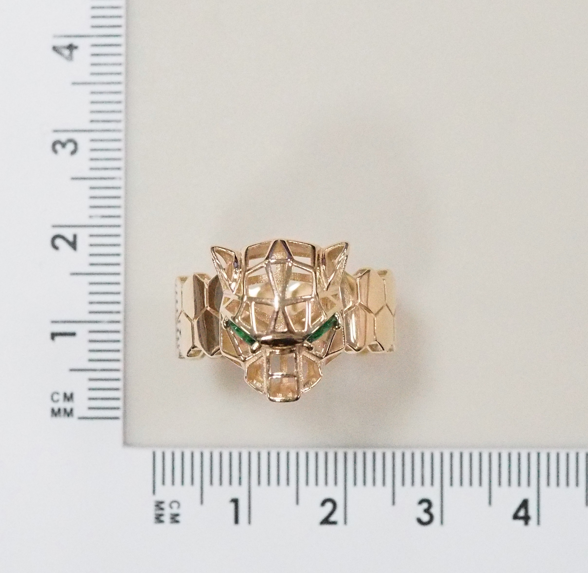 Кольцо из золота с алпанитами "Пантера"